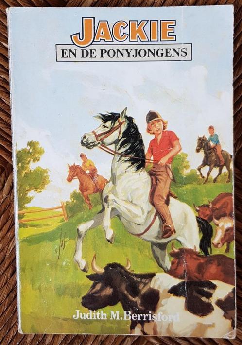 Jackie en de ponyjongens - Judith M. Berrisford - IGST, Boeken, Kinderboeken | Jeugd | 10 tot 12 jaar, Gelezen, Fictie, Ophalen of Verzenden