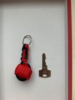 Paracord sleutelhanger, Verzamelen, Sleutelhangers, Ophalen of Verzenden, Zo goed als nieuw
