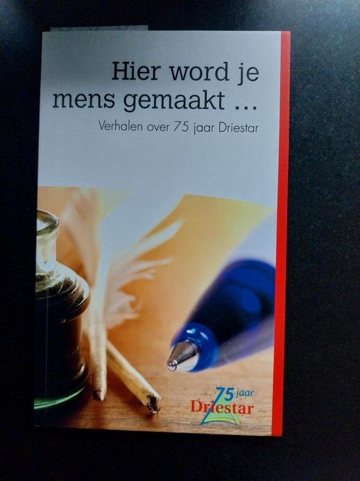 Hier word je mens gemaakt - Driestar 75 jaar, Boeken, Biografieën, Gelezen, Religie, Ophalen of Verzenden
