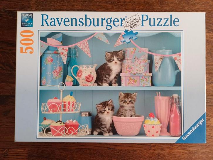 Katjes tussen de cupcakes - Ravensburger puzzel 500 stukjes, Hobby en Vrije tijd, Denksport en Puzzels, Zo goed als nieuw, Legpuzzel