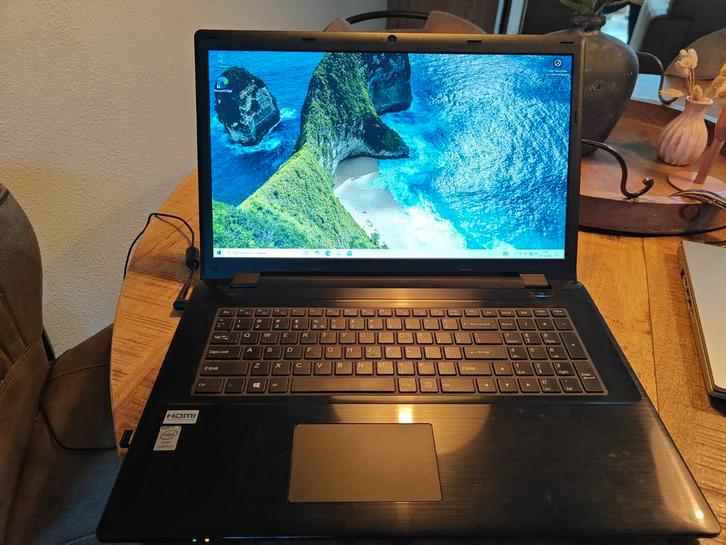 Te koop: Nette, goedwerkende Zwarte BTO W970LU 17,3" laptop, Computers en Software, Windows Laptops, Gebruikt, 17 inch of meer