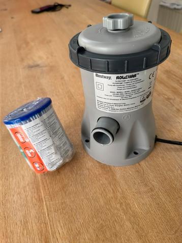 Bestway zwembadpomp met nieuwe filter beschikbaar voor biedingen