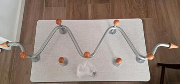 Leuke kapstok met 2 losse haken  beschikbaar voor biedingen