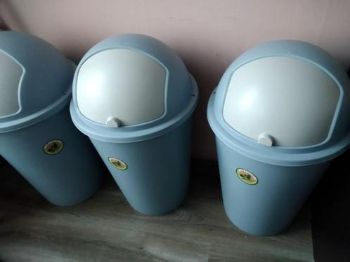 Vuilnisbakken en opbergboxen, Huis en Inrichting, Woonaccessoires | Prullenbakken, Zo goed als nieuw, Kunststof, 50 tot 75 cm