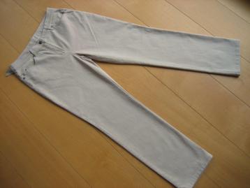 Zeer mooie lichtbeige denim GERRY WEBER ROMY 40S snazzeys beschikbaar voor biedingen
