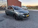 Dacia Sandero TCE 110 STEPWAY EXTREME (bj 2023), Gebruikt, Origineel Nederlands, Bedrijf, Handgeschakeld