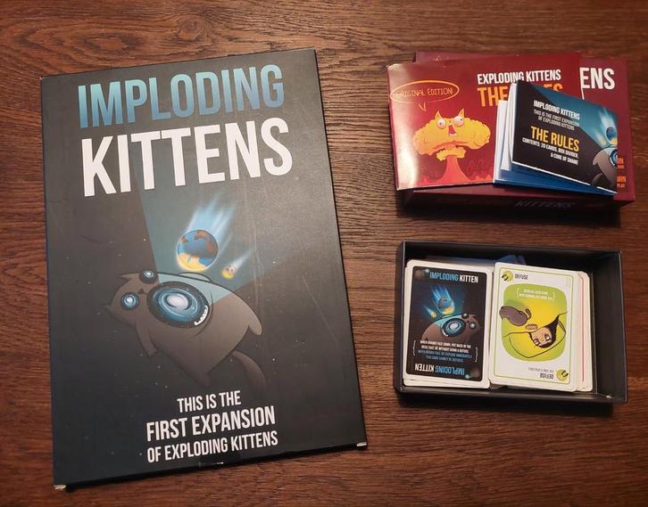 Exploding Kittens - Eng - Incl Imploding Kittens uitbreiding, Hobby en Vrije tijd, Gezelschapsspellen | Kaartspellen, Gebruikt