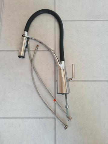 Nieuwe Keuken kraan beschikbaar voor biedingen