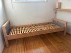 Bed 90 x 220 van hout met lattenbodem, Huis en Inrichting, Slaapkamer | Bedden, Ophalen, 90 cm, Zo goed als nieuw, Modern