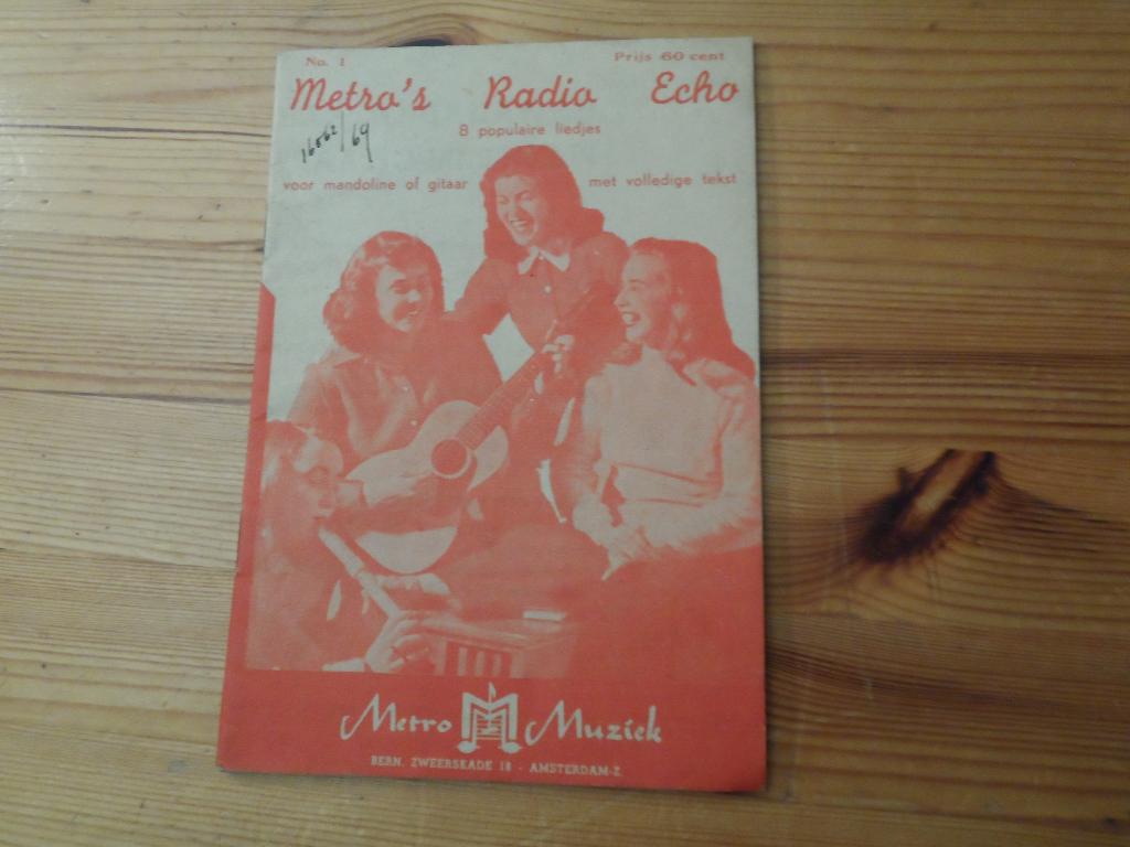 Metro's radio echo, Muziek en Instrumenten, Bladmuziek, Gitaar, Gebruikt, Ophalen of Verzenden, Artiest of Componist