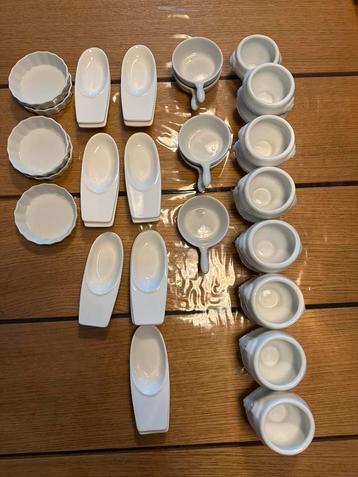 38 amuse bakjes, kommetjes, lepels, bakjes beschikbaar voor biedingen