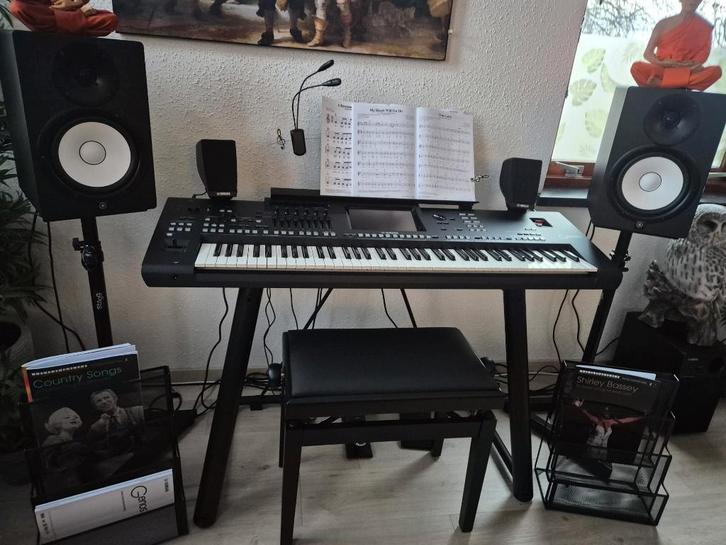 Yamaha Genos 2 Digital Keyboard + Yamaha HS8 boxen, Muziek en Instrumenten, Keyboards, Zo goed als nieuw, 76 toetsen, Yamaha, Aanslaggevoelig