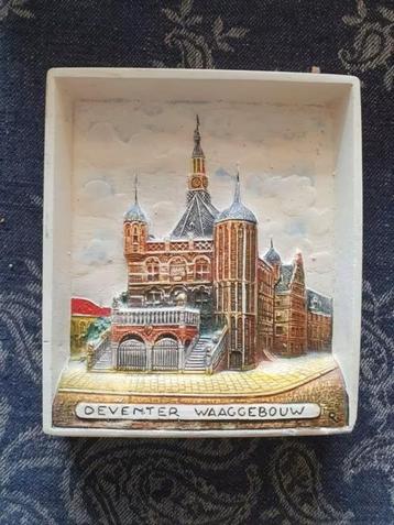 Hobra Deventer Waaggebouw Souvenir Tegel beschikbaar voor biedingen