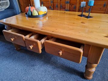 Grenen salontafel met lades. beschikbaar voor biedingen