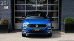 Volkswagen T-Roc 1.5 TSI Sport R-LINE ACC|VIRTUAL|PANO, Zwart, 150 pk, Blauw, Alcantara