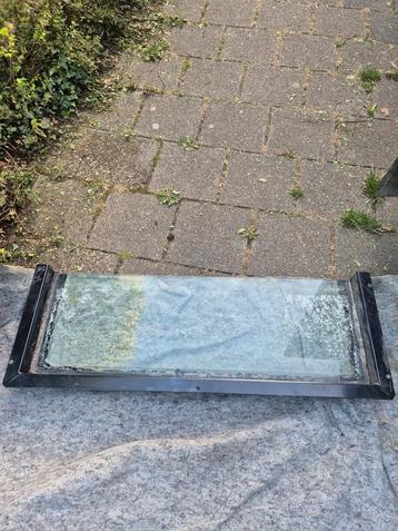 Rvs U-Kozijn met 2 lagen enkel geharde Ruit. beschikbaar voor biedingen