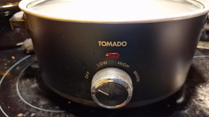 Tomado Slowcooker - Ideaal voor Stoofpotten!, Huis en Inrichting, Keuken | Potten en Pannen, Zo goed als nieuw, Kookpan of Snelkookpan