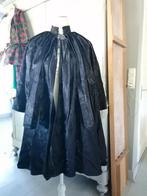 Schoudermantel cape klederdracht kleding kostuum gesp zilver, Ophalen