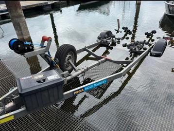Pega Multiliner type M1350 in zéér goede staat!!! beschikbaar voor biedingen