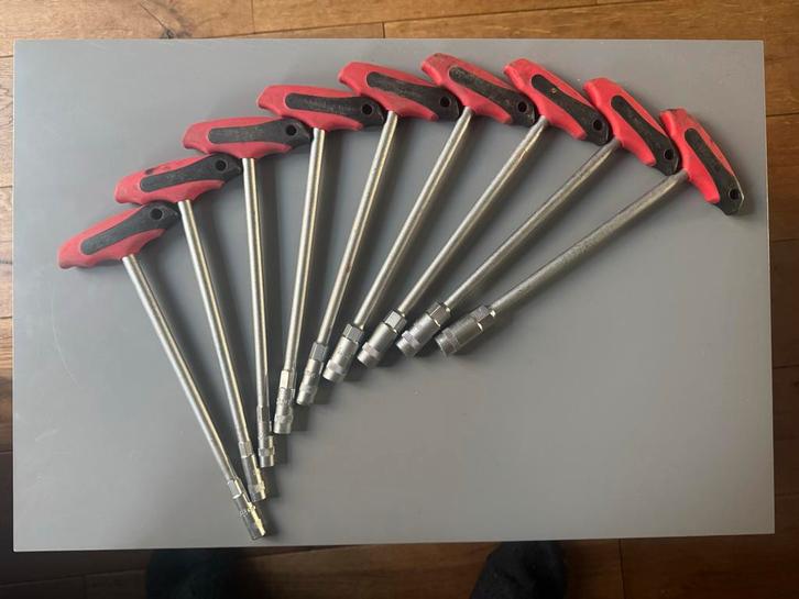 Set van 9 T-greep dopsleutels, Doe-het-zelf en Verbouw, Gereedschap | Handgereedschap, Gebruikt, Ophalen of Verzenden