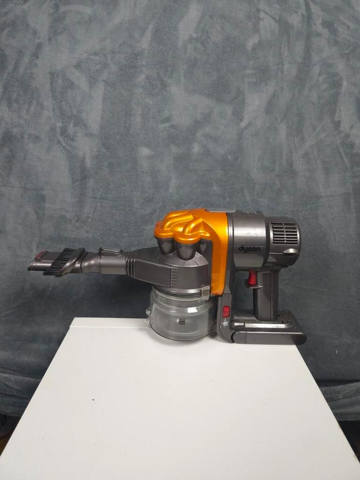 Dyson Stofzuiger Handstofzuiger DC16 Oranje Kruimeldief, Witgoed en Apparatuur, Stofzuigers, Niet werkend, Kruimeldief, Reservoir