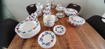 Royal Boch Boerenbont servies en onderdelen beschikbaar voor biedingen
