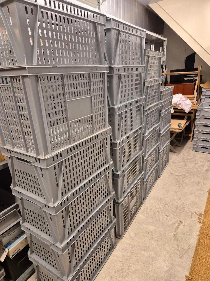 23 Overtoom kratten stapelbakken ventilatiekratten, Doe-het-zelf en Verbouw, Kratten en Dozen, Gebruikt, Krat, 50 tot 75 cm, Minder dan 35 cm
