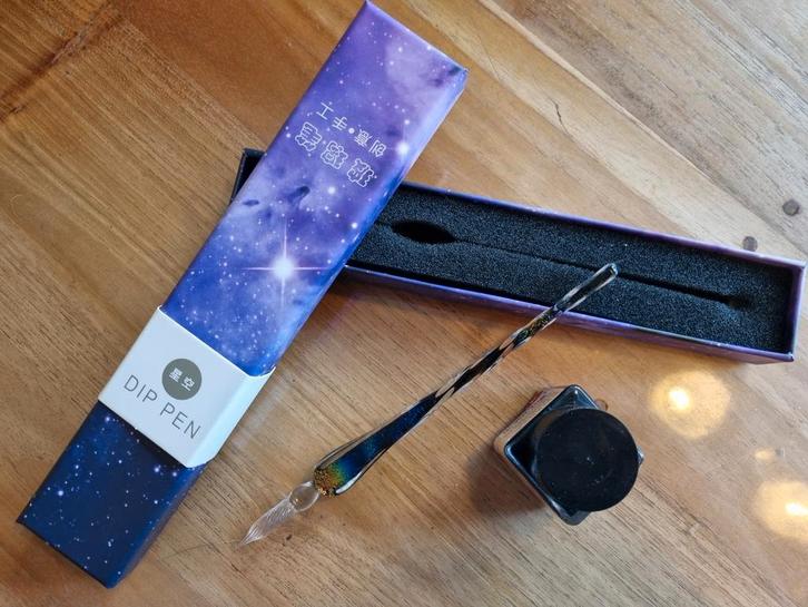 Glazen Dip Pen met Oost-Indische Inkt, Hobby en Vrije tijd, Scrapbooking, Ophalen of Verzenden