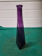 fles vaasje paars glas, Huis en Inrichting, Woonaccessoires | Vazen, Ophalen of Verzenden, 'T Olde Gre-j, Info@toldegrej.nl, Endepoelstraat 20f Didam