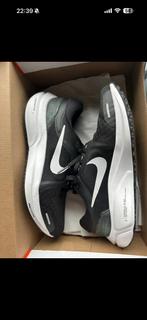 NIKE AIR ZOOM VOMERO 16 ALLES ZSM WEG, Zwart, Ophalen of Verzenden, Sneakers of Gympen, Zo goed als nieuw