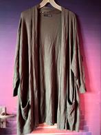 Khaki kleurige lange open vest met zakken maat 46 nu 19,99€, Atmosphere, Maat 46/48 (XL) of groter, Ophalen of Verzenden, Gedragen