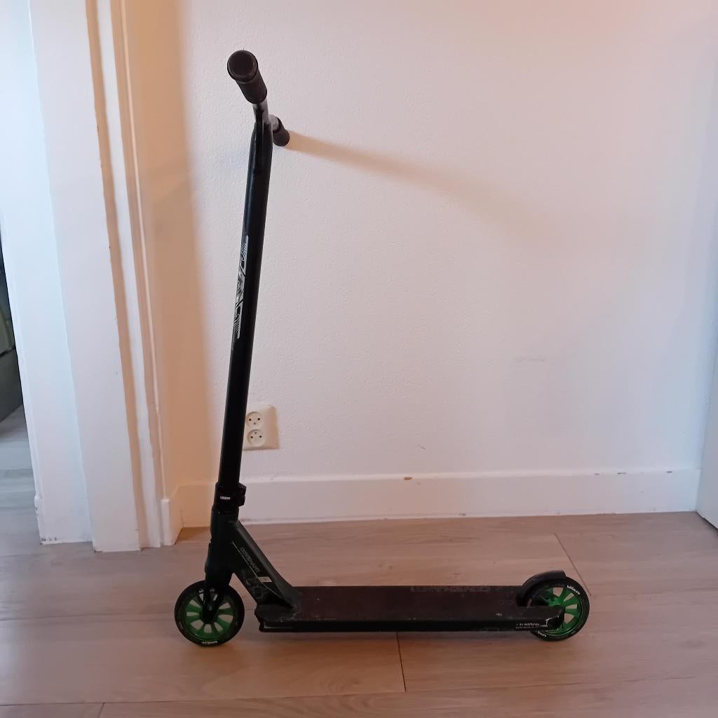 Lucky stunt step, Fietsen en Brommers, Steps, Zo goed als nieuw, Gewone step, Ophalen