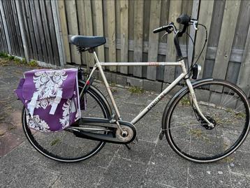 Herenfiets met versnellingen beschikbaar voor biedingen