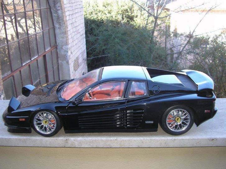 Ferrari 1/8 Pocher 1/8 512TR Testarossa coupè diverse kleure, Hobby en Vrije tijd, Modelauto's | 1:5 tot 1:12, Zo goed als nieuw