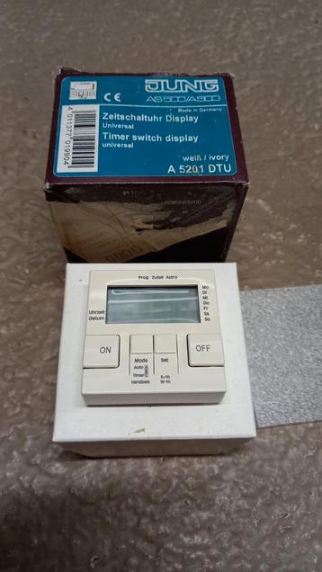 Jung AS  wit &  ivory tijdklok, tastdimmerplaten beschikbaar voor biedingen