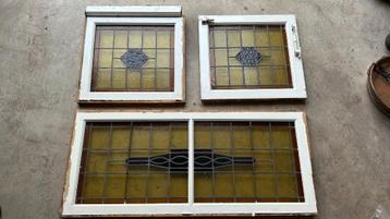glas-in-loodraampanelen met kozijn beschikbaar voor biedingen