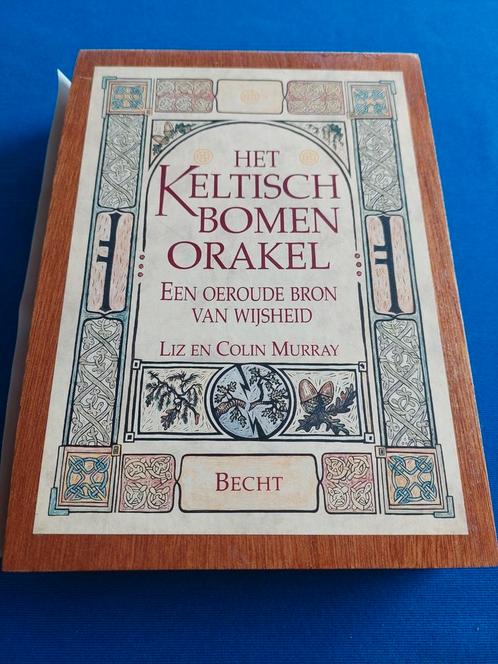 Het keltisch bomen orakel In originele houten kist, Boeken, Esoterie en Spiritualiteit, Gelezen, Meditatie of Yoga, Ophalen of Verzenden