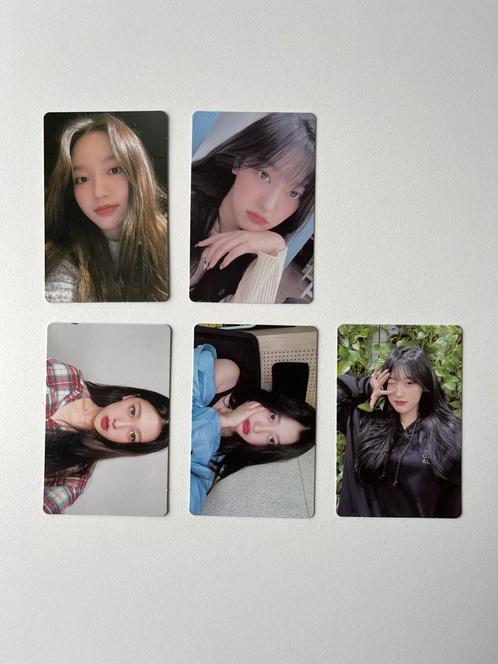LOONA 2022 loonaverse: from photocards - choerry & gowon, Verzamelen, Muziek, Artiesten en Beroemdheden, Zo goed als nieuw, Cd of Plaat