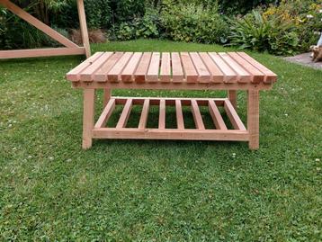 Tuin salon tafel douglas  beschikbaar voor biedingen