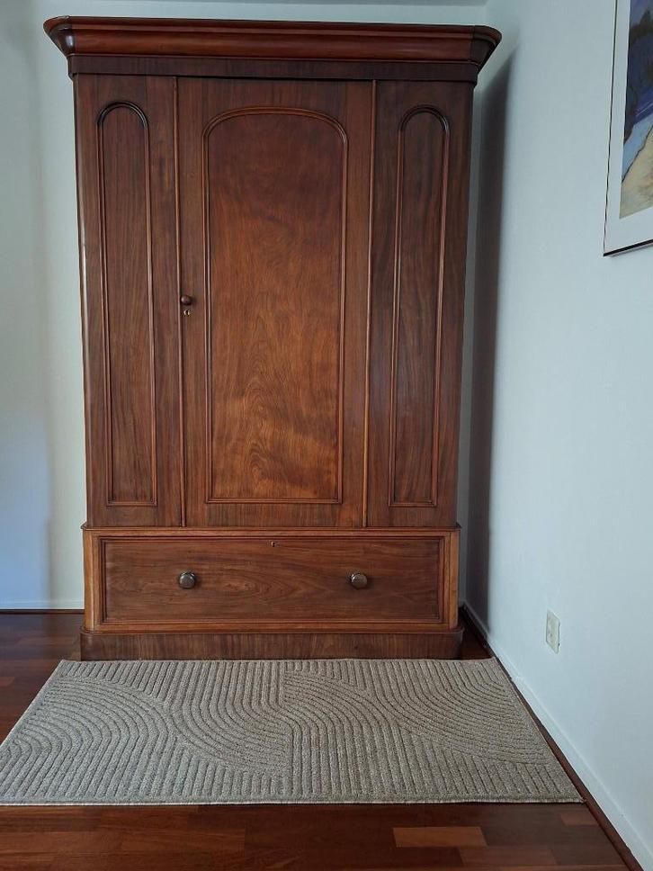 Prachtige mahonie kast, Huis en Inrichting, Kasten | Dressoirs, Ophalen