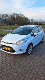 Ford Fiësta 1.25 60KW 5DR 2011 Wit  *trekhaak*airco, Auto's, Voorwielaandrijving, 600 kg, 1242 cc, Wit