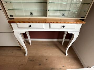 Sidetable met 2 lades beschikbaar voor biedingen