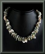 Exclusieve  schelpenketting.  handgemaakt, Verzenden, Nieuw, Groen, Steen of Mineraal