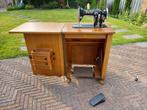 Antiek naaimachine met kast, Ophalen