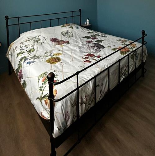 Antiek metalen (gietijzer) bedframe met lattenbodems, Antiek en Kunst, Antiek | Meubels | Bedden, Ophalen