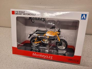Honda Monkey 125 Aoshima model motor met schade  beschikbaar voor biedingen
