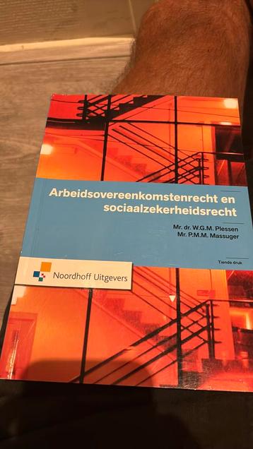 Arbeidsovereenkomstenrecht en sociaalzekerheidsrecht beschikbaar voor biedingen