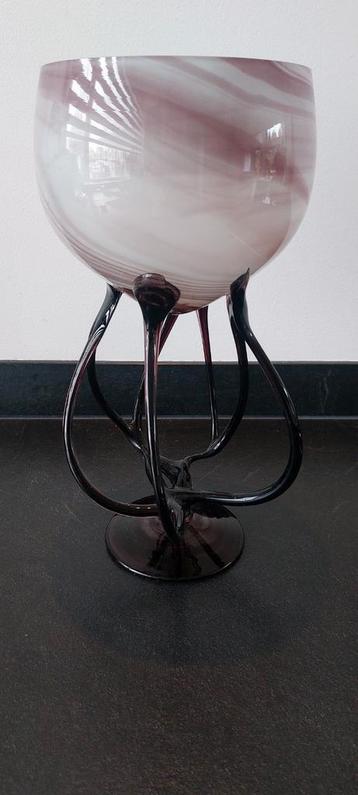 Prachtige glazen vaas Korsno beschikbaar voor biedingen