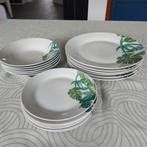 18-delige / 6 pers. servies borden groen blad dessin, Huis en Inrichting, Ophalen of Verzenden, Zo goed als nieuw, Bord(en), Overige stijlen