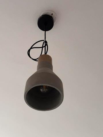 Hanging lamp beschikbaar voor biedingen